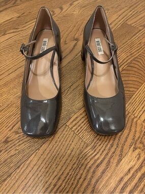 Size 9- BIBA LOU Cardiff patent leather pump